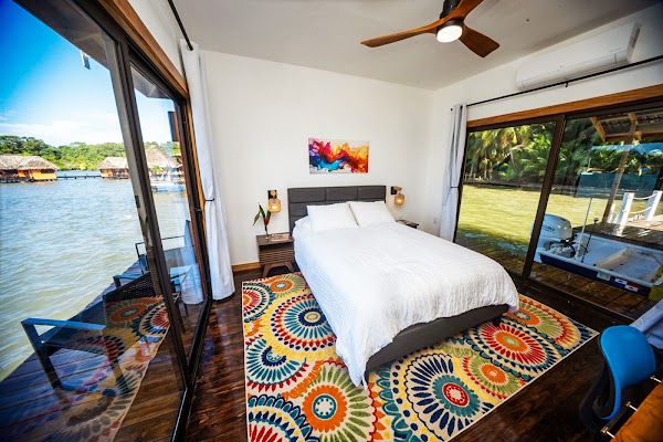 Bocas Luxury Rentals/Overwater Villa 2