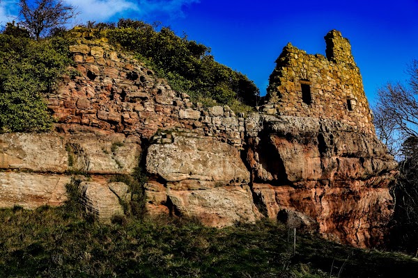 Innerwick Castle 1