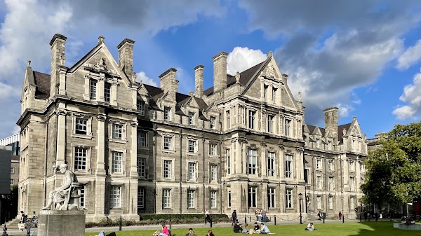 Graduates Memorial Building