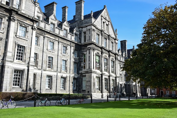 Graduates Memorial Building 2