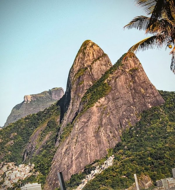 Morro Dois Irmãos 3