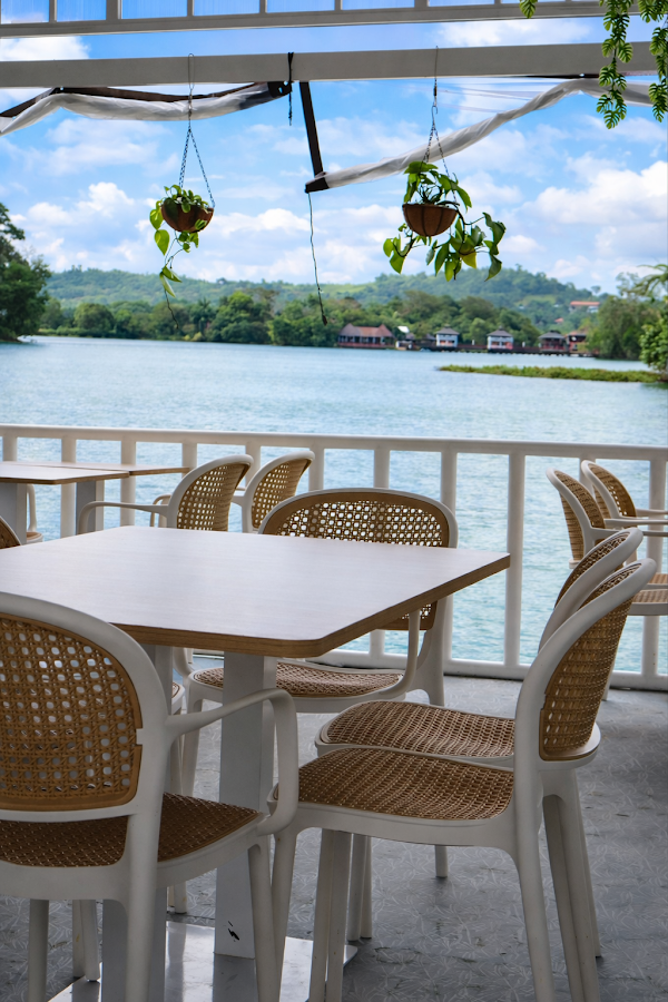 Hiraya-Floating Restaurant 1