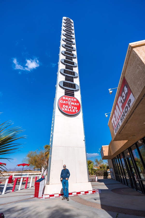The World's Tallest Thermometer 1