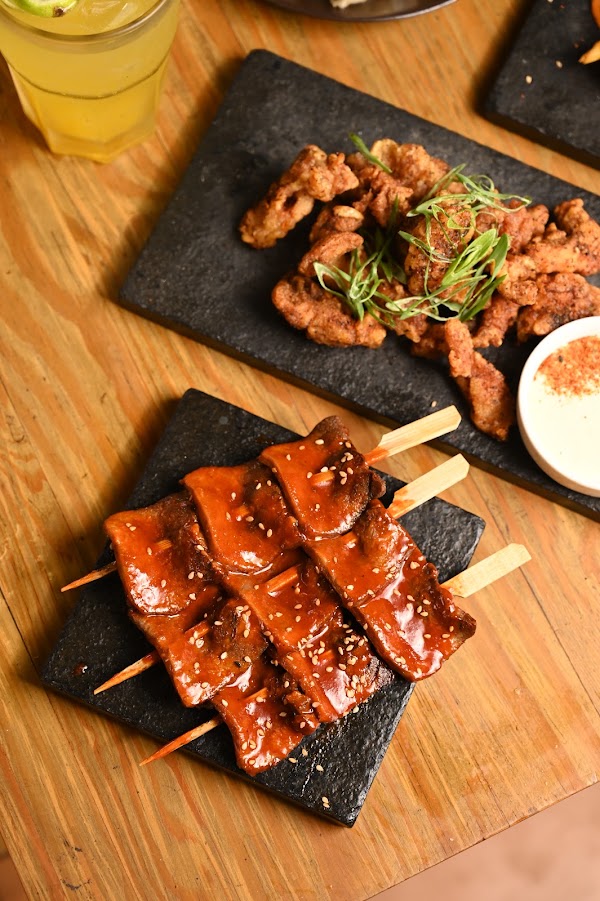 Makutsu - Japanese & Asian Bar 2