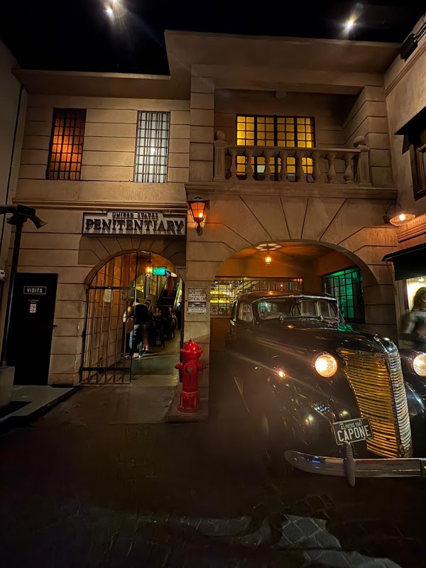 The Hole Bar - Alcatraz Speakeasy Hidden Bar 4