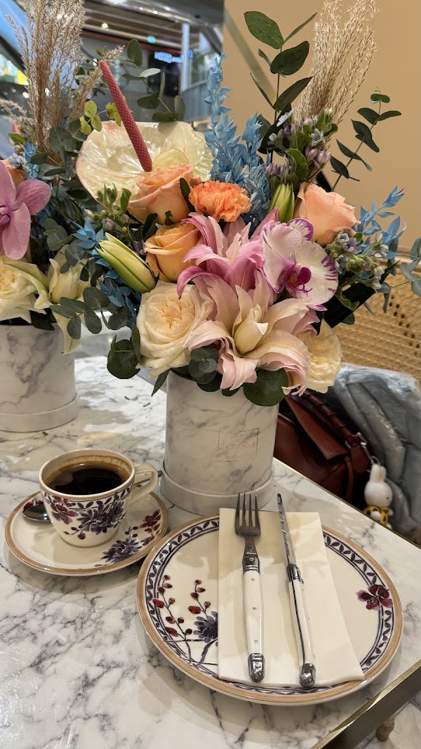 Avenue On 3 Café 2