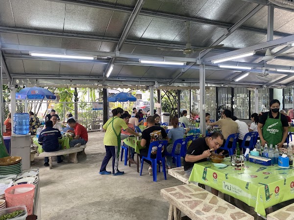 บ้านแพรว ก๋วยเตี๋ยวไก่ตุ๋น-หมูตุ๋น 1
