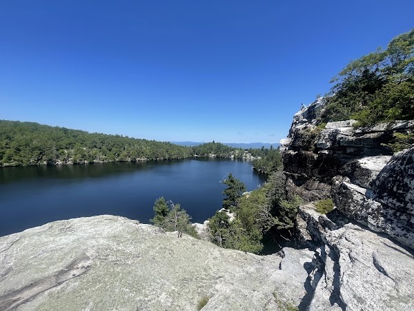 Lake Minnewaska Carriage Road trailhead