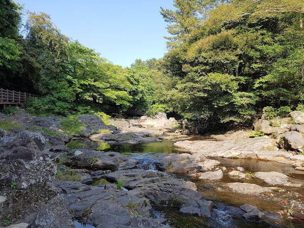 Andeok Valley 1