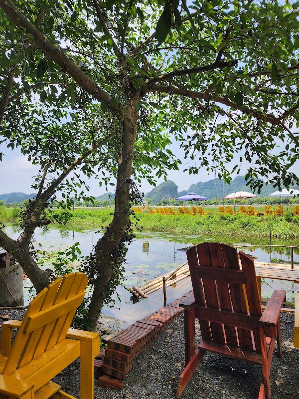 Ven Sông Restaurant 1