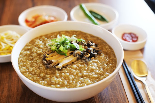 한두기칼국수 Handugi Kalguksu (Jeju Bomal Noodle Soup & Abalone Porridge) 5