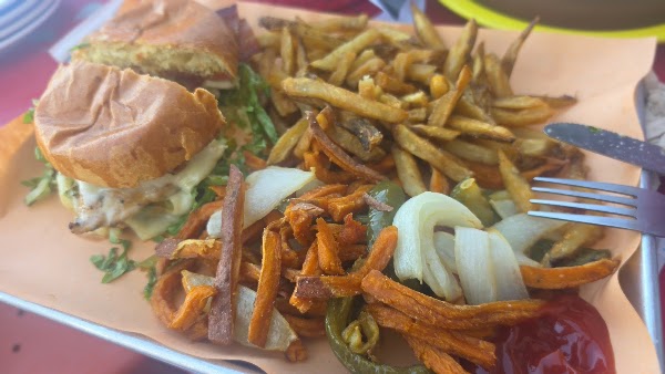 Grub Hut Unique BBQ & Mexican Grill 4