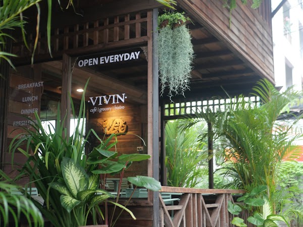 VIVIN Suk 22 - café grocery bistro - Local Organic Natural Artisan 1