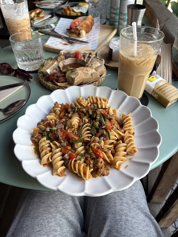VIVIN Suk 22 - café grocery bistro - Local Organic Natural Artisan 4