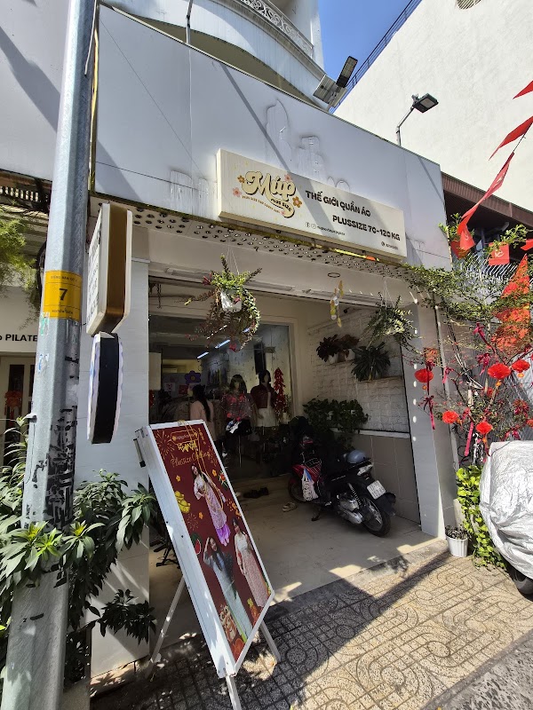 Saigon Clothing Stores 1