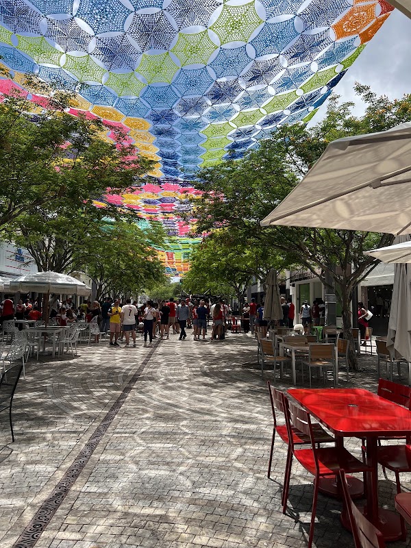 Giralda Plaza