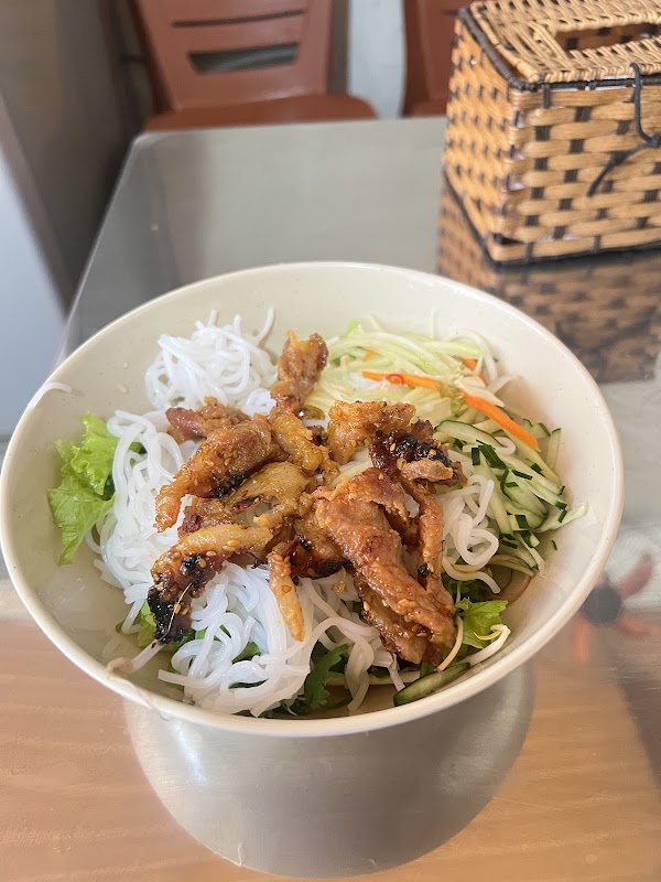 Hạnh - Bún Thịt Nướng 5
