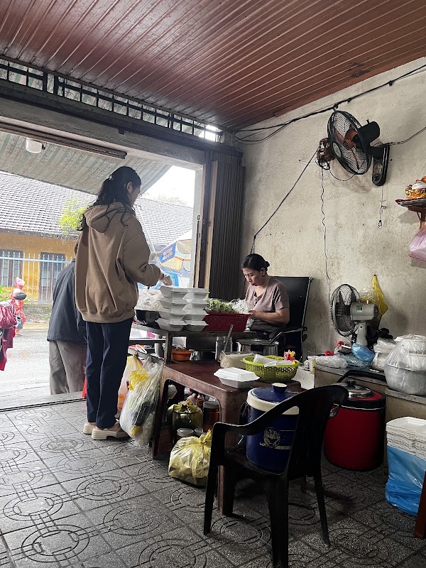 Hạnh - Bún Thịt Nướng 2