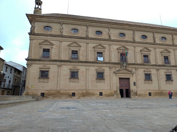 Plaza Vázquez de Molina 5
