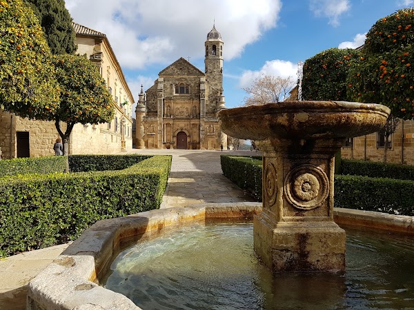 Plaza Vázquez de Molina 4