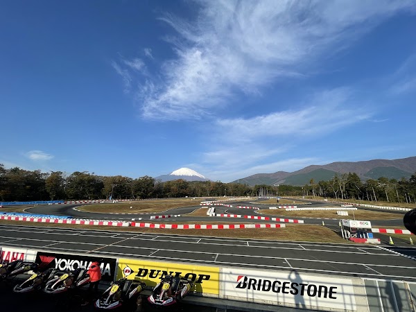 AUTO PARADISE GOTEMBA