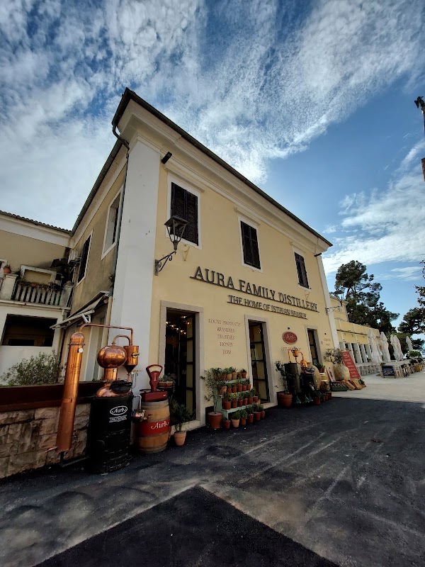 AURA FAMILY DISTILLERY 4