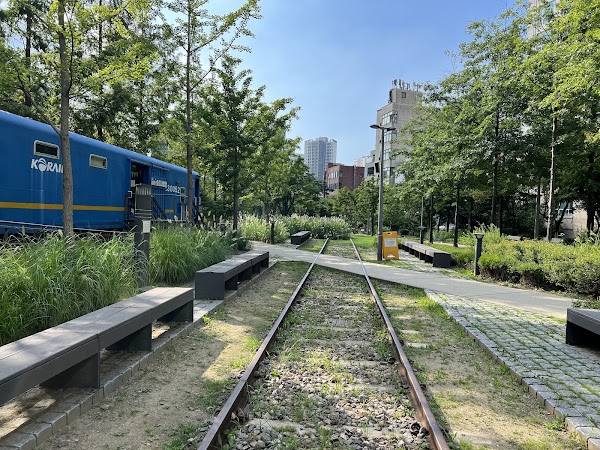 Gyeongui Line Forest Trail Railroad Garden