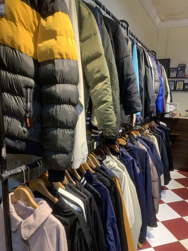 BINTAGE - Vintage & Thrift Shop 3