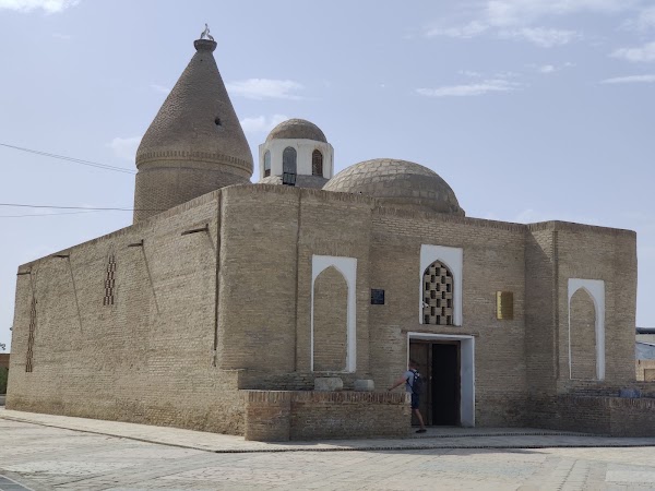 Bolo Hauz Mosque 3