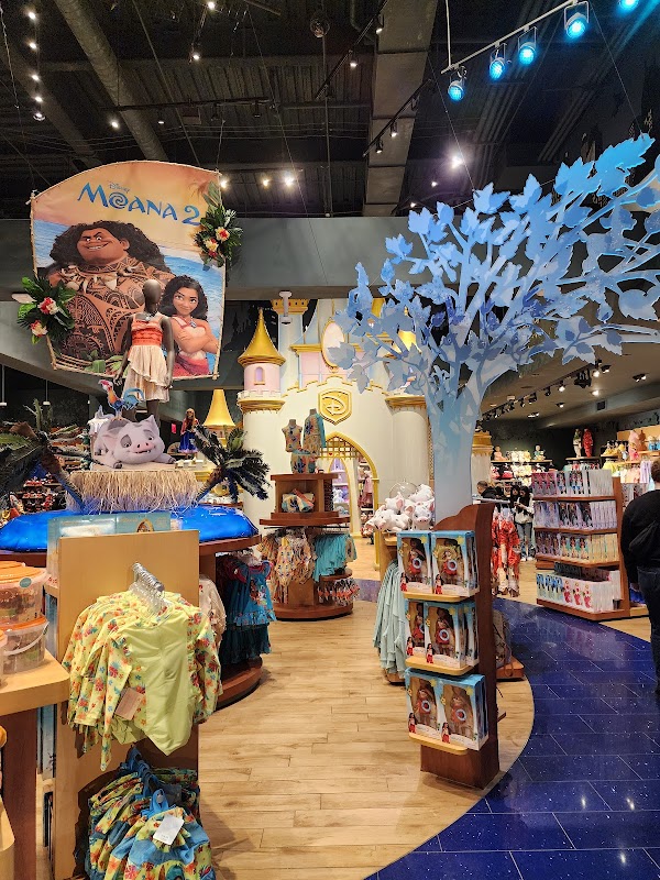 Disney Store 4