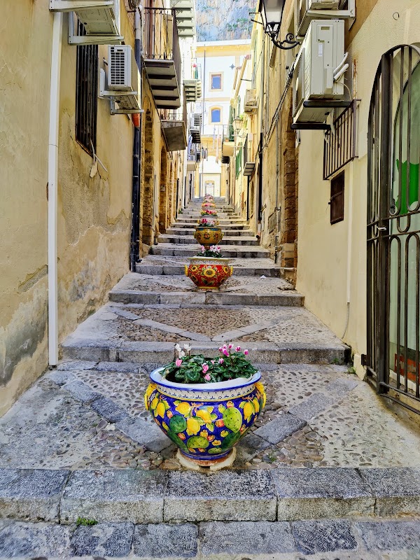 Vicolo Caracciolo