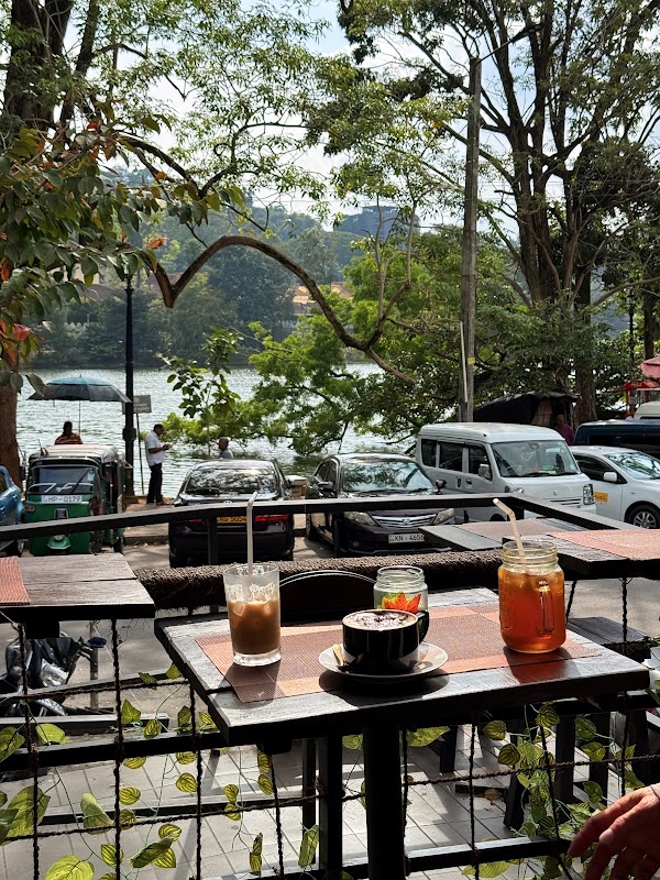 Cafe Lago 2