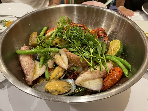 Si’s Crab House 3