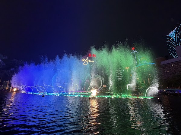 Wynn Macau Fountain 5