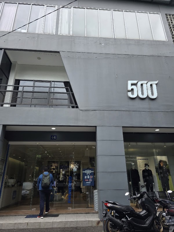 Fhundred 500 Store 1