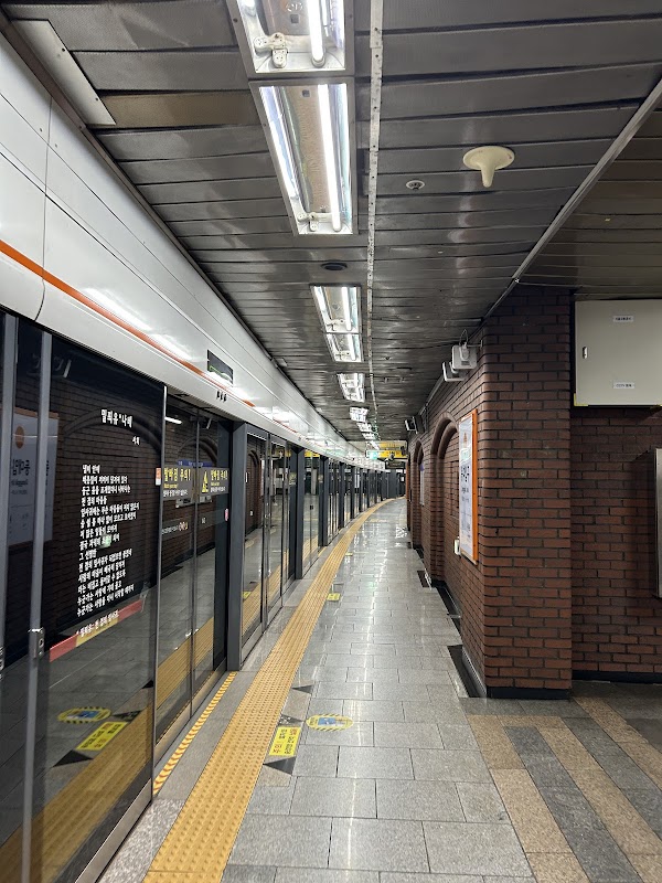 Dongguk Univ. Station. Jangchung-dong