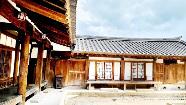 Choe Jun's House 5
