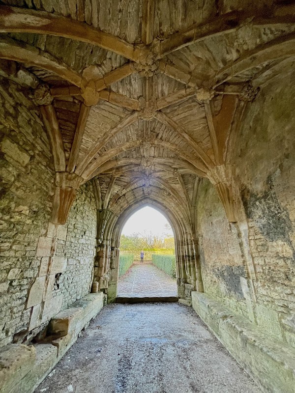 Minster Lovell Hall & Dovecote 3