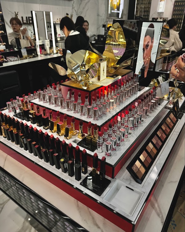Yves Saint Laurent Beaute Omotesando Store 5