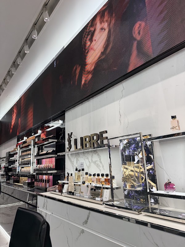 Yves Saint Laurent Beaute Omotesando Store 3