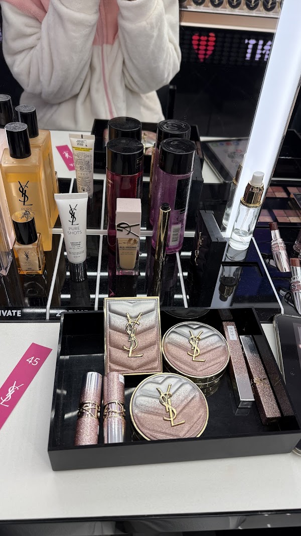Yves Saint Laurent Beaute Omotesando Store 2