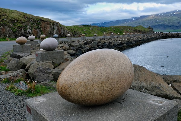 Eggin í Gleðivík