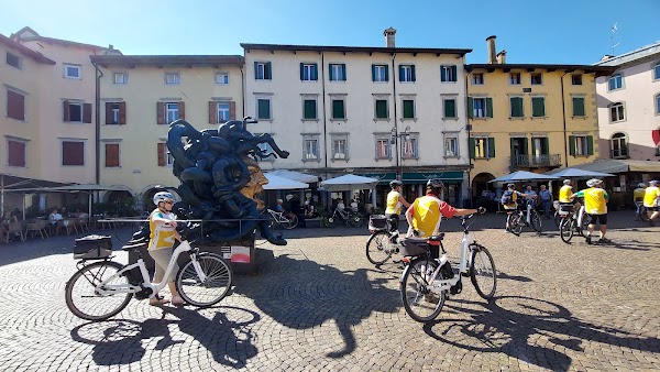 Piazza Paolo Diacono