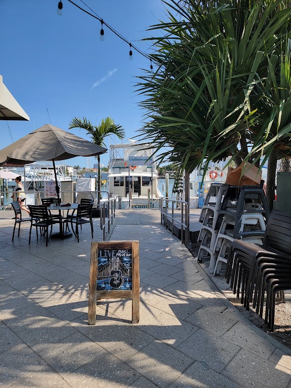 Crabby's Dockside Clearwater