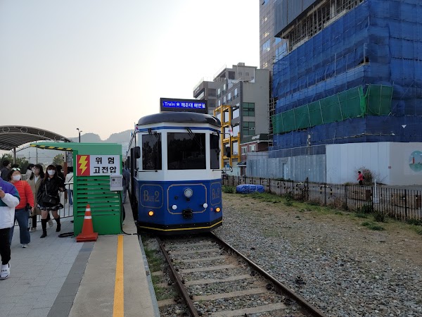 Haeundae Blueline Park - Songjeong Station 4