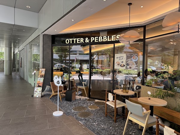 Otter & Pebbles