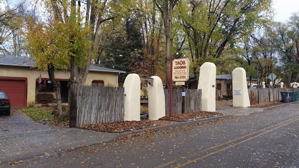 Taos Lodging 2