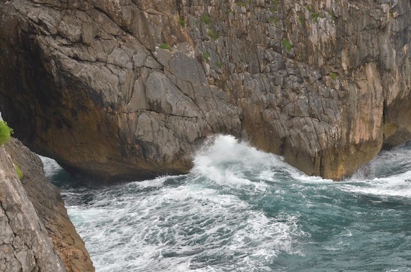 Playa de Gulpiyuri 3