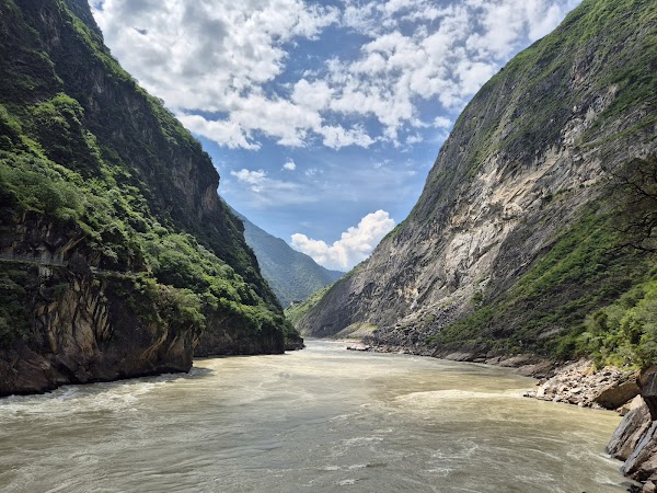Tiger Leaping Gorge Scenic Spot