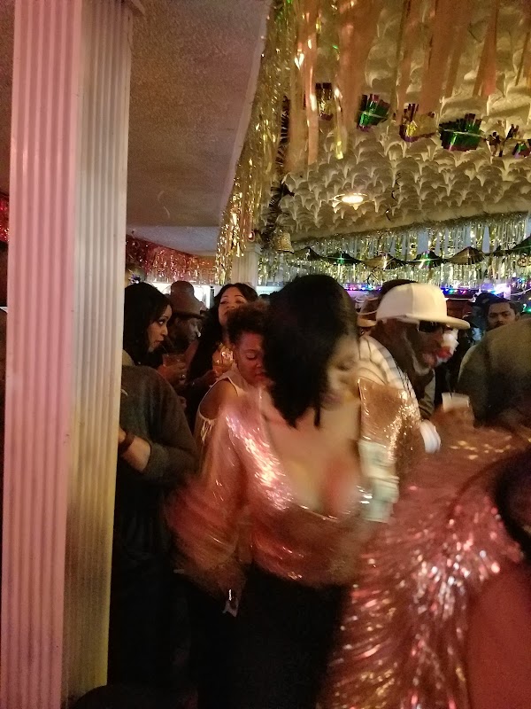 Bertha's Place Bar & Restaurant 2